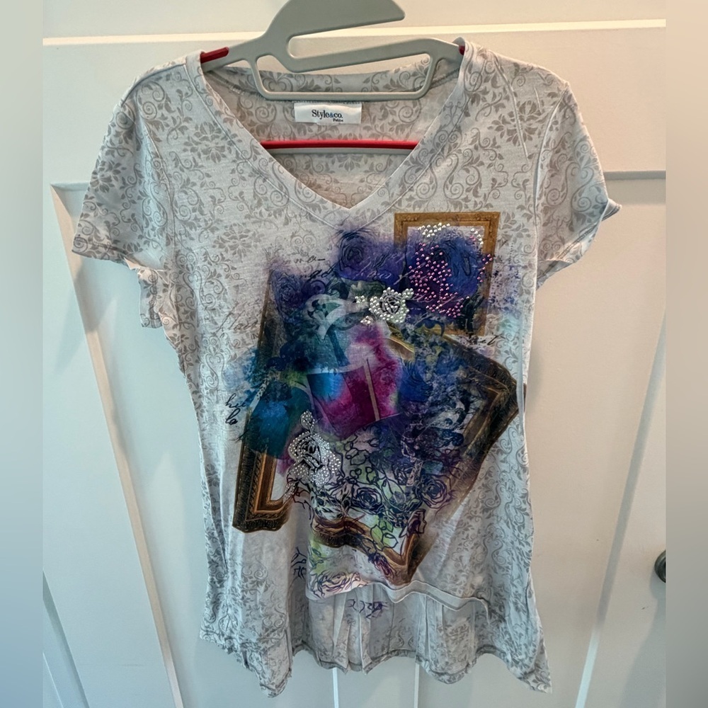 Style & Co Petite Rhinestone Graphic V-Neck Tee Gray Boho Art Print Top PS